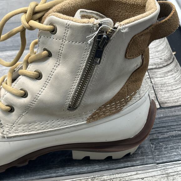 Wolverine Torrent Waterproof Duck Boots Ivory Womens US 11M. Used. {65}. - Picture 8 of 14